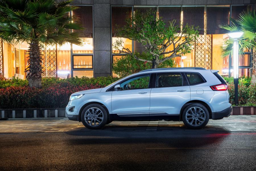  Ford Edge Titanium 2015 года  (CN) (фото 3 из 18)